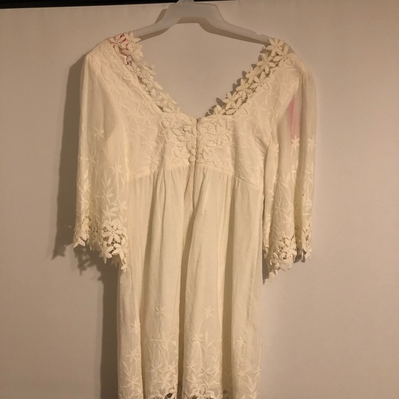 Betsey Johnson v neck short cream color dress - Picture 2 of 3